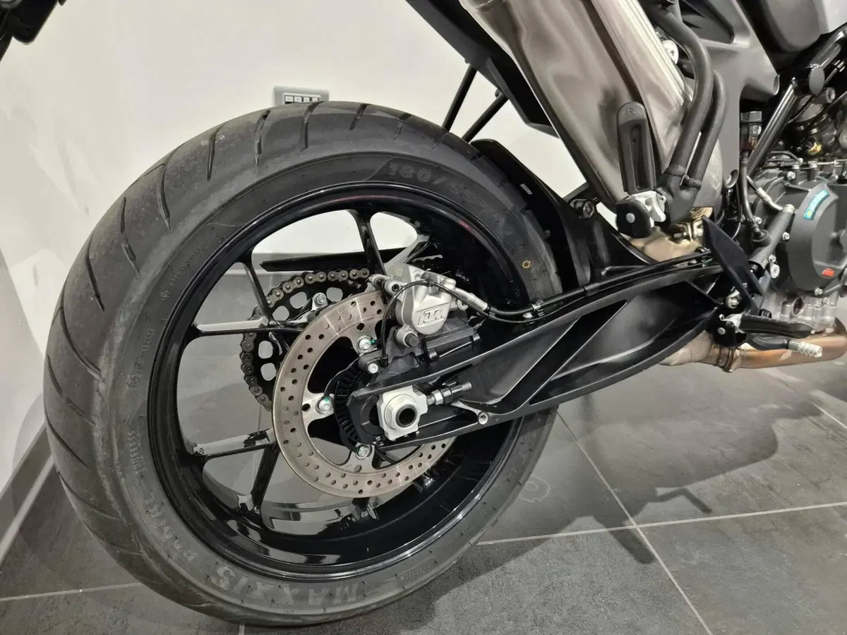 KTM 790 Duke L (2025 - 26) (14)
