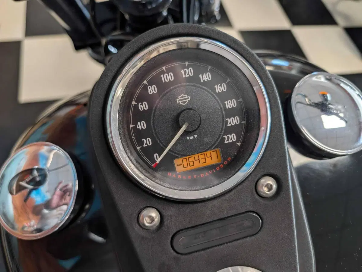 Harley-Davidson 1584 Street Bob (2008 - 15) - FXDB (9)