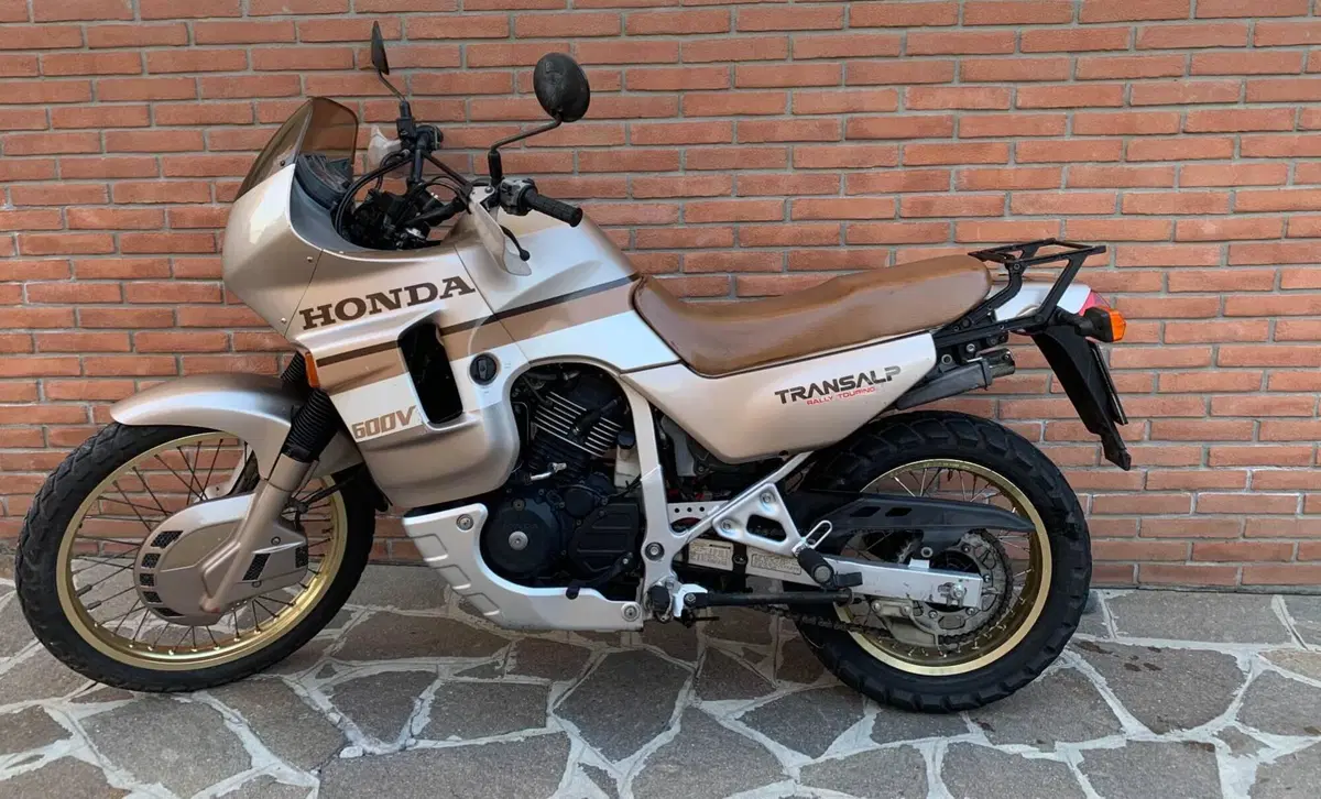 Honda Transalp XL 600V (1987 - 90) (2)