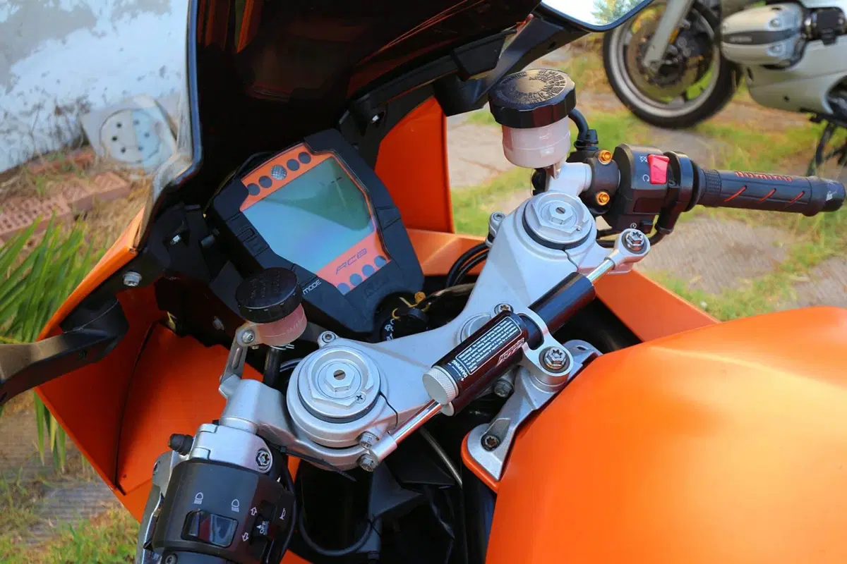 KTM 1190 RC8 (2008 - 09) (6)