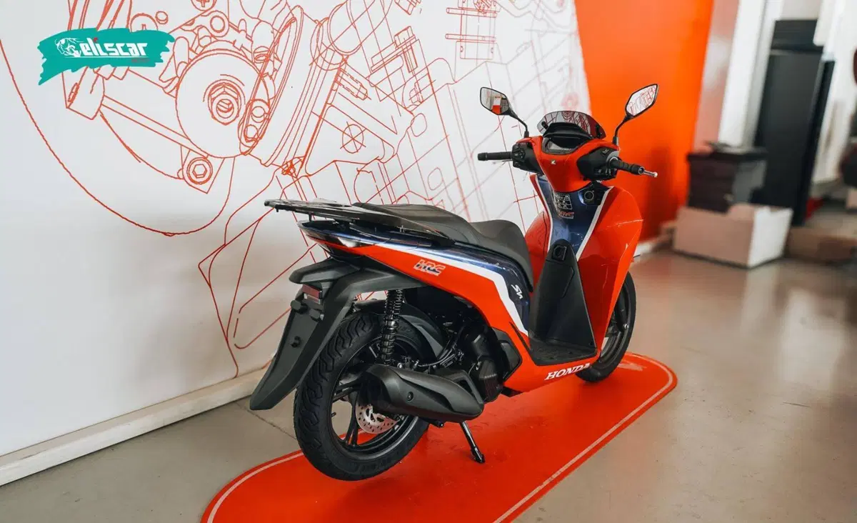 Honda SH 125 HRC Limited Edition (2026) (4)