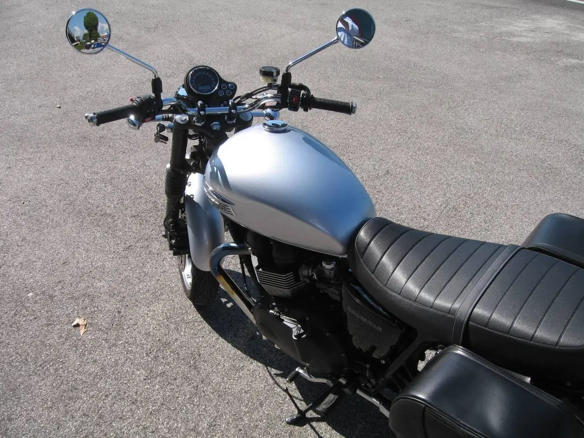 Triumph Bonneville SE (2009 - 13) (5)