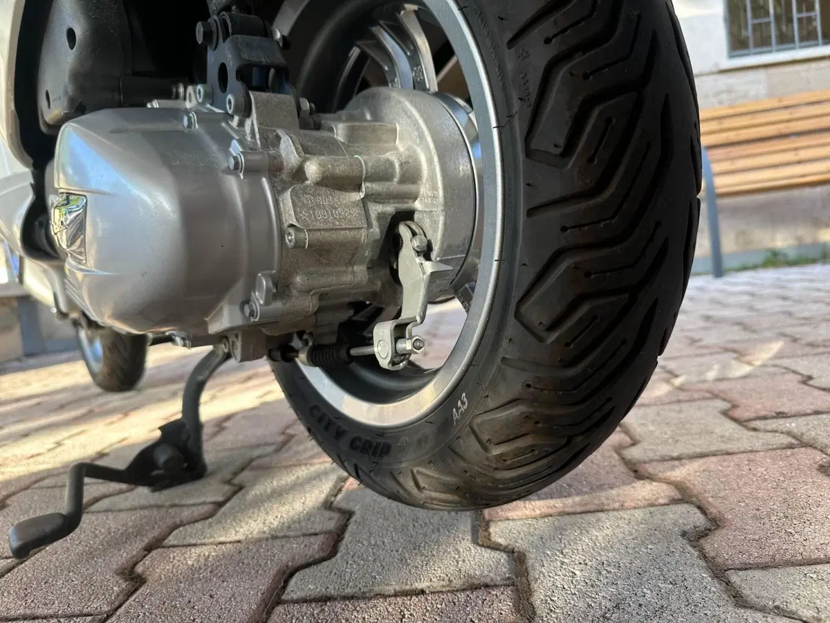 Vespa Primavera 150 (2024 - 25) (9)