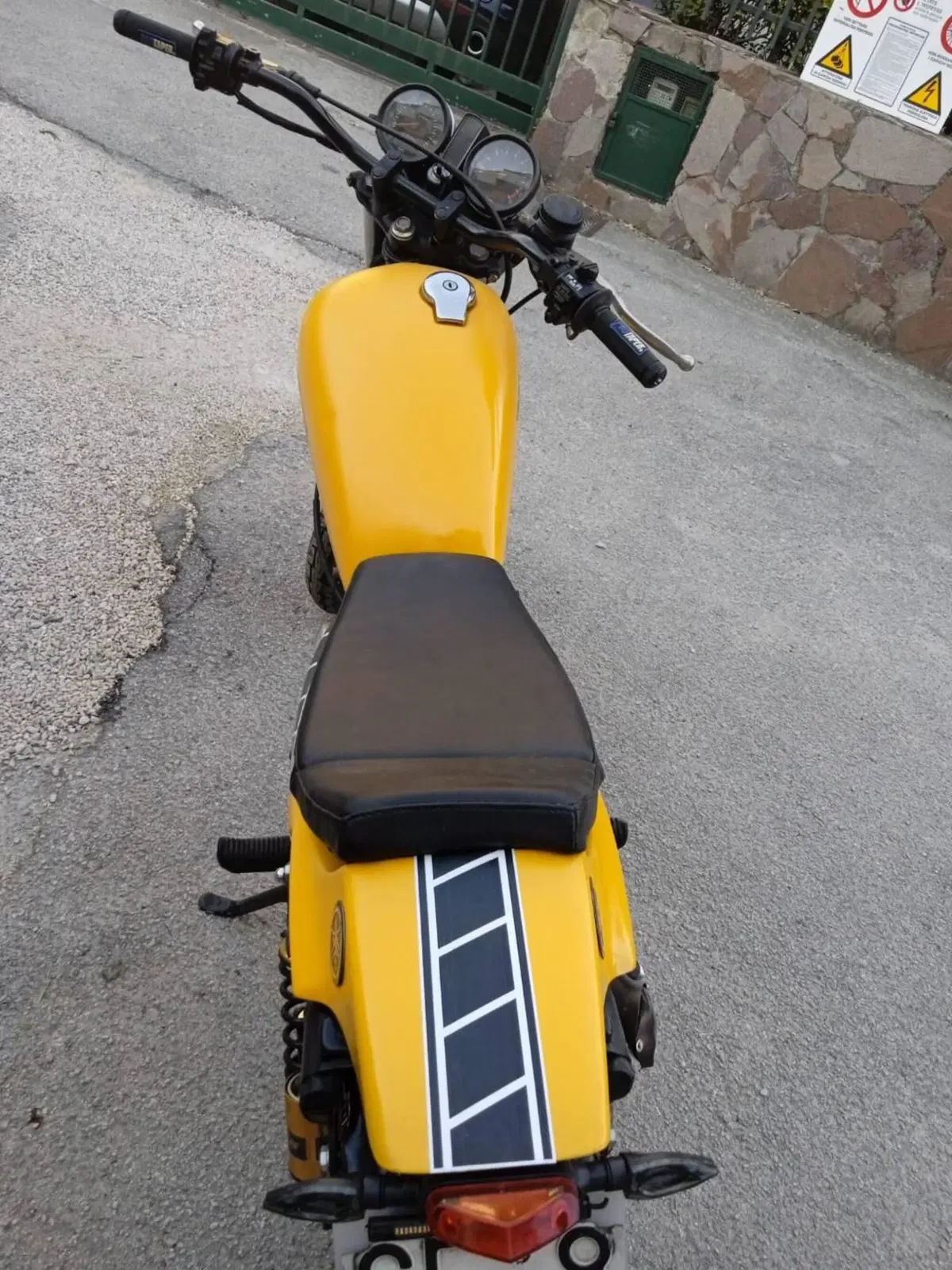 Yamaha SR250 (6)