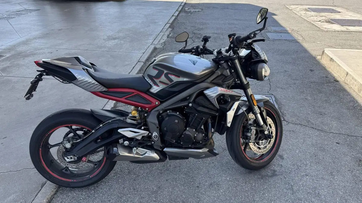 Triumph Street Triple RS (2020 - 22) (2)