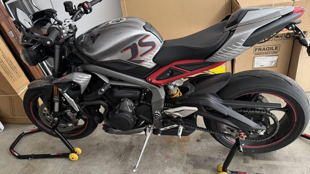 Triumph Street Triple RS (2020 - 22) (5)
