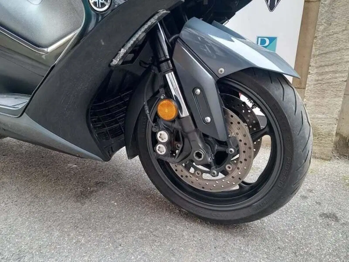Yamaha T-Max 560 Tech Max (2021) (7)