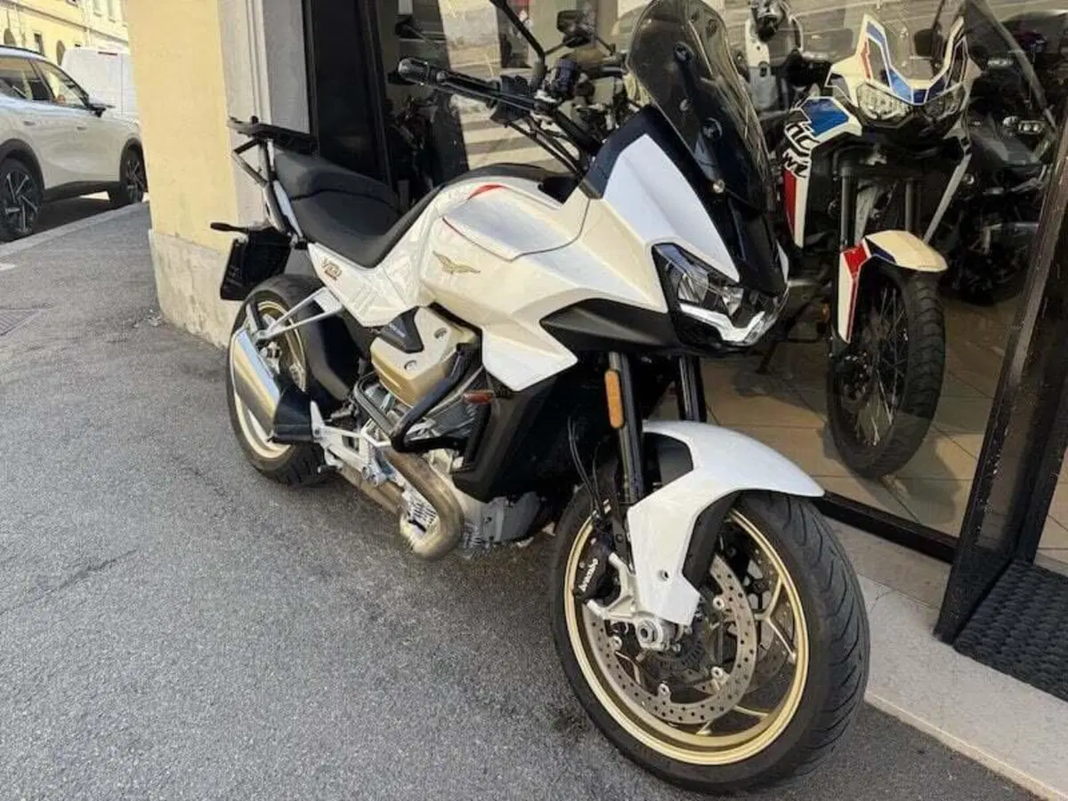 Moto Guzzi V100 Mandello (2022 - 24) (13)