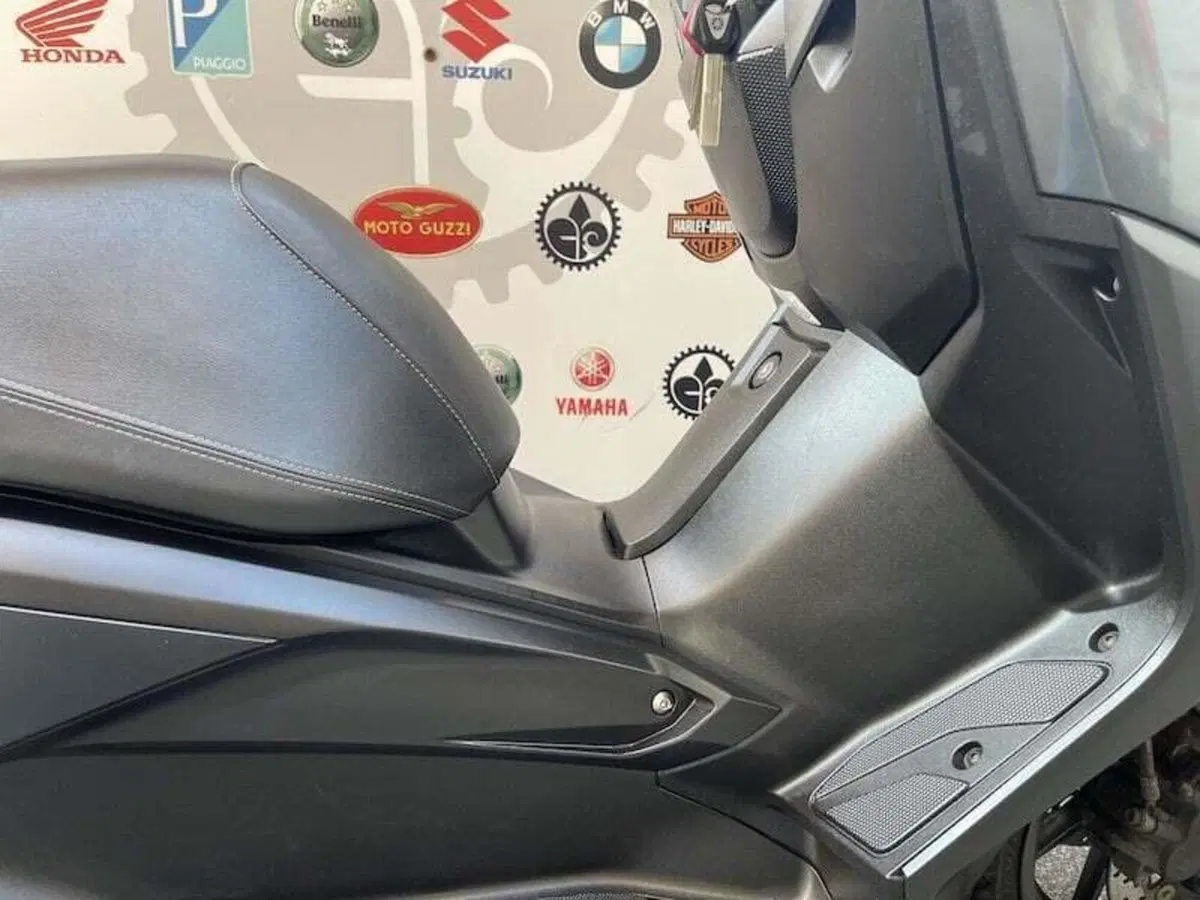 Yamaha X-Max 400 ABS (2017 - 20) (8)