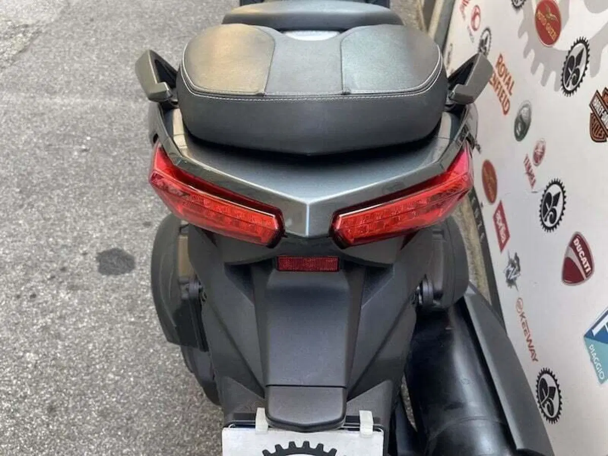 Yamaha X-Max 400 ABS (2017 - 20) (16)
