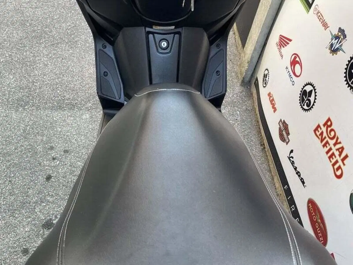 Yamaha X-Max 400 ABS (2017 - 20) (18)