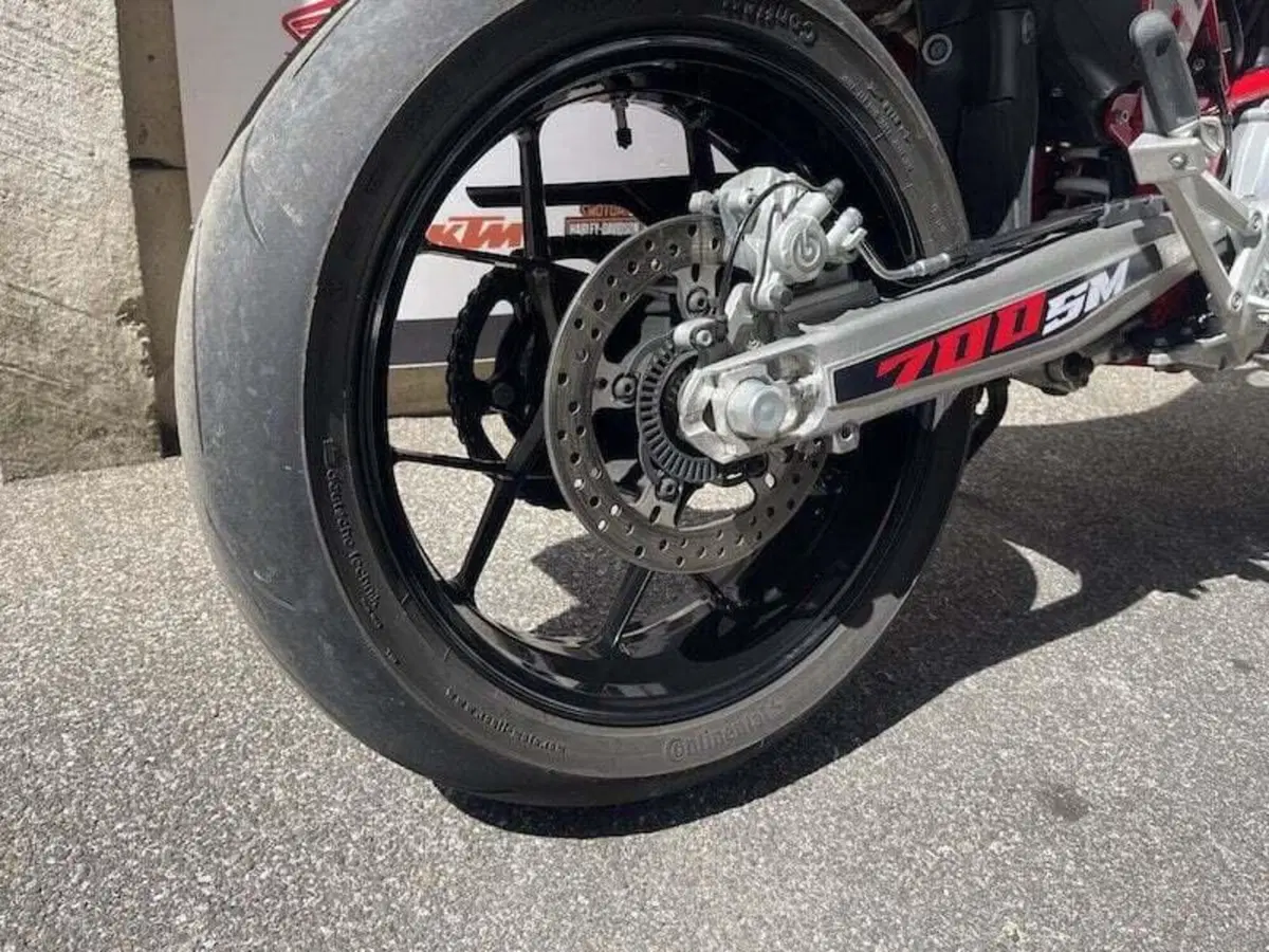 GASGAS SM 700 (2022 - 26) (3)