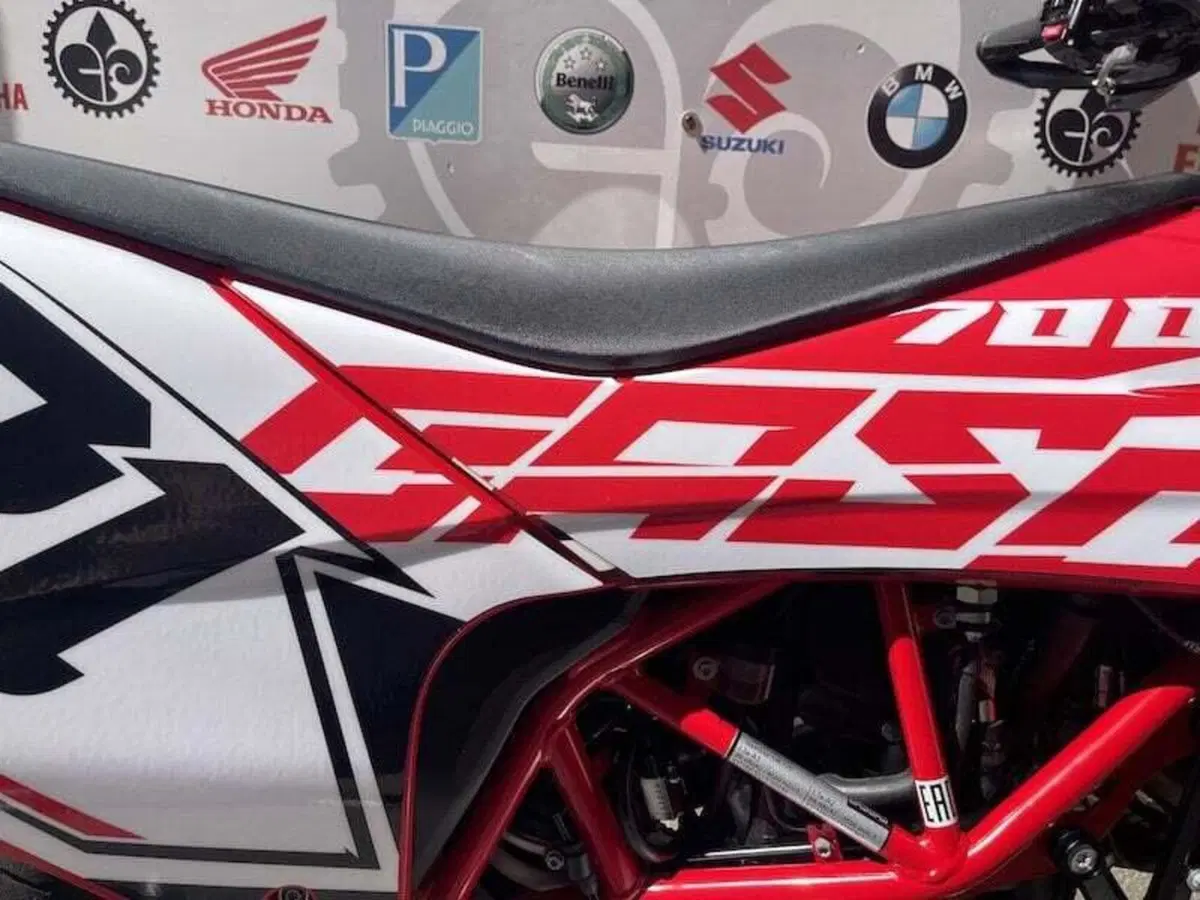GASGAS SM 700 (2022 - 26) (7)