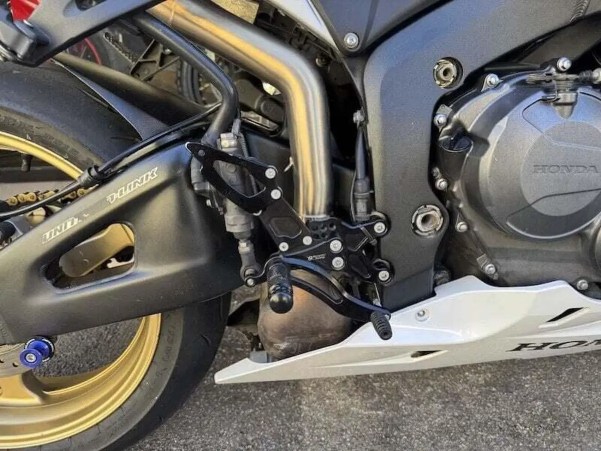 Honda CBR 600 RR (2007 - 08) (4)