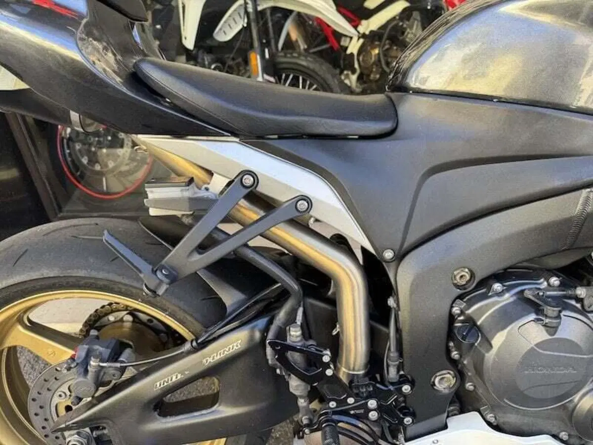 Honda CBR 600 RR (2007 - 08) (7)