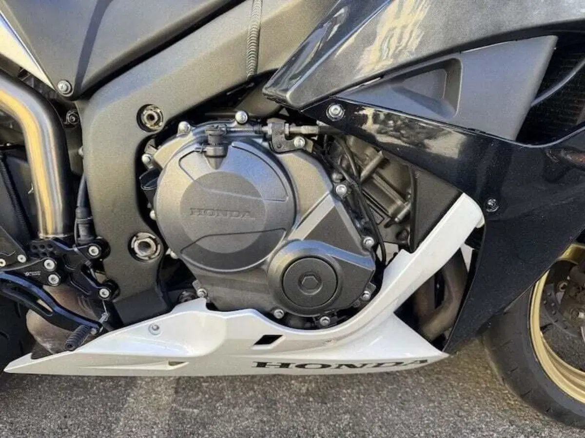 Honda CBR 600 RR (2007 - 08) (8)