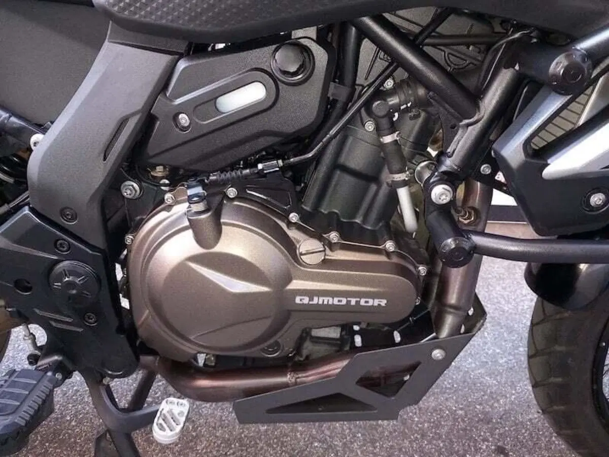 QJ Motor SRT 600 SX (2024 - 26) (5)