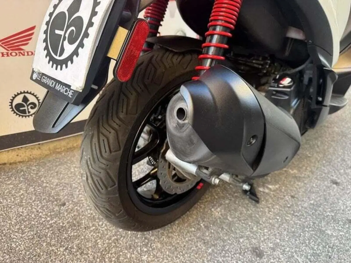 Piaggio Medley 150 S ABS (2021 - 25) (2)