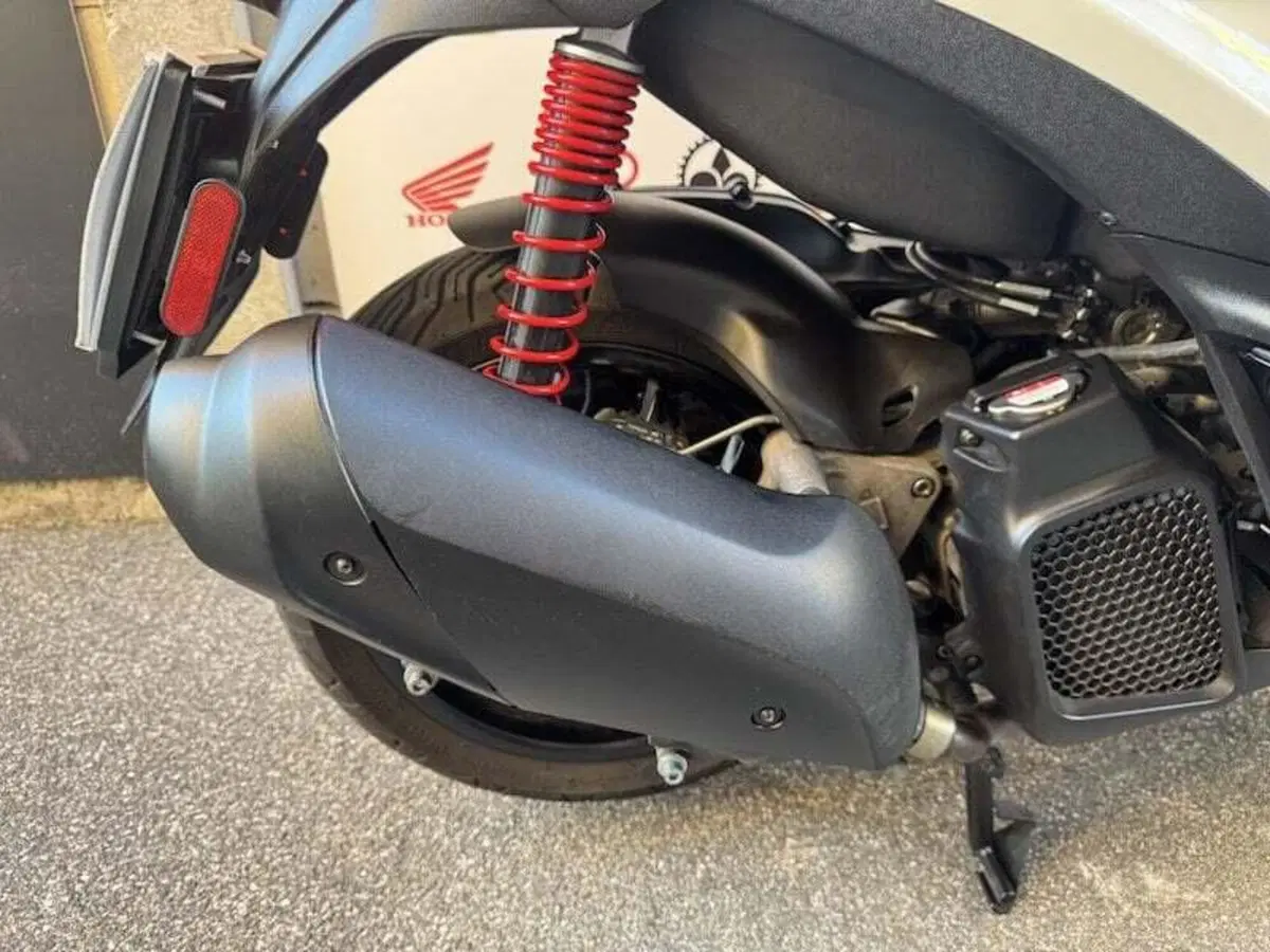 Piaggio Medley 150 S ABS (2021 - 25) (3)