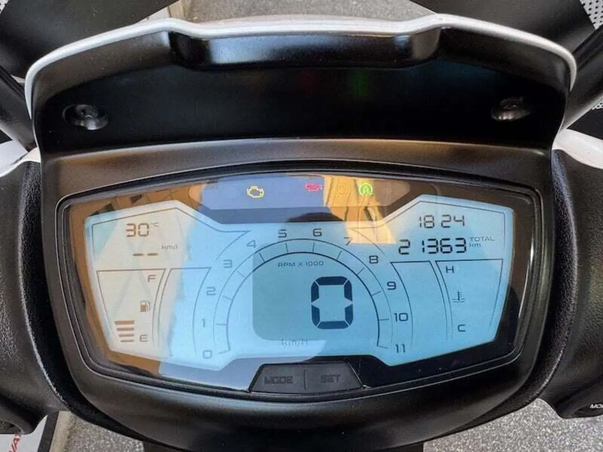 Piaggio Medley 150 S ABS (2021 - 25) (19)