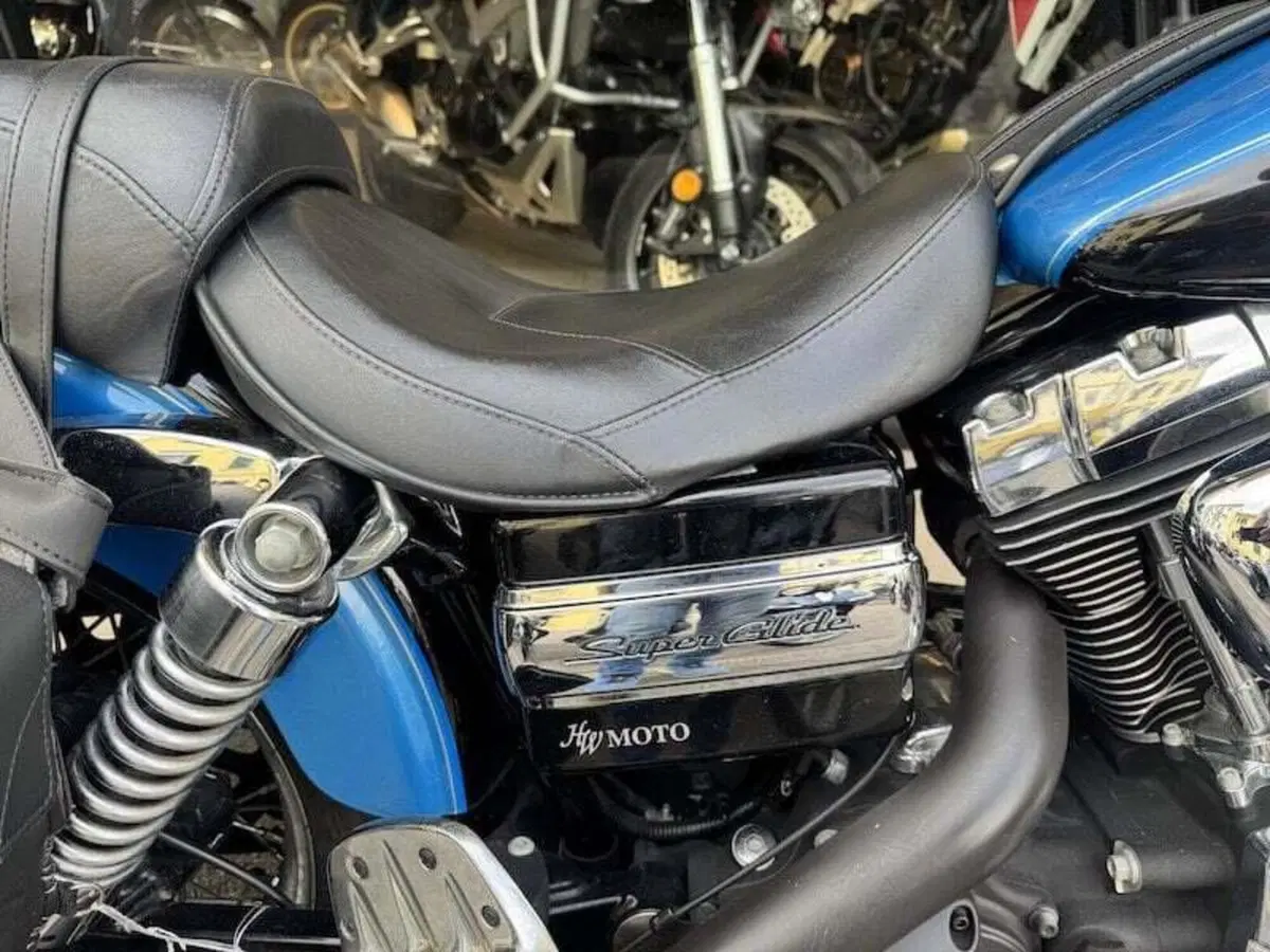 Harley-Davidson 1584 Super Glide Custom (2008 - 13) - FXDC (5)