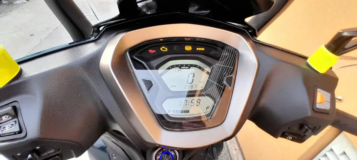 Kymco Agility 350i NN R16 (2023 - 26) (5)