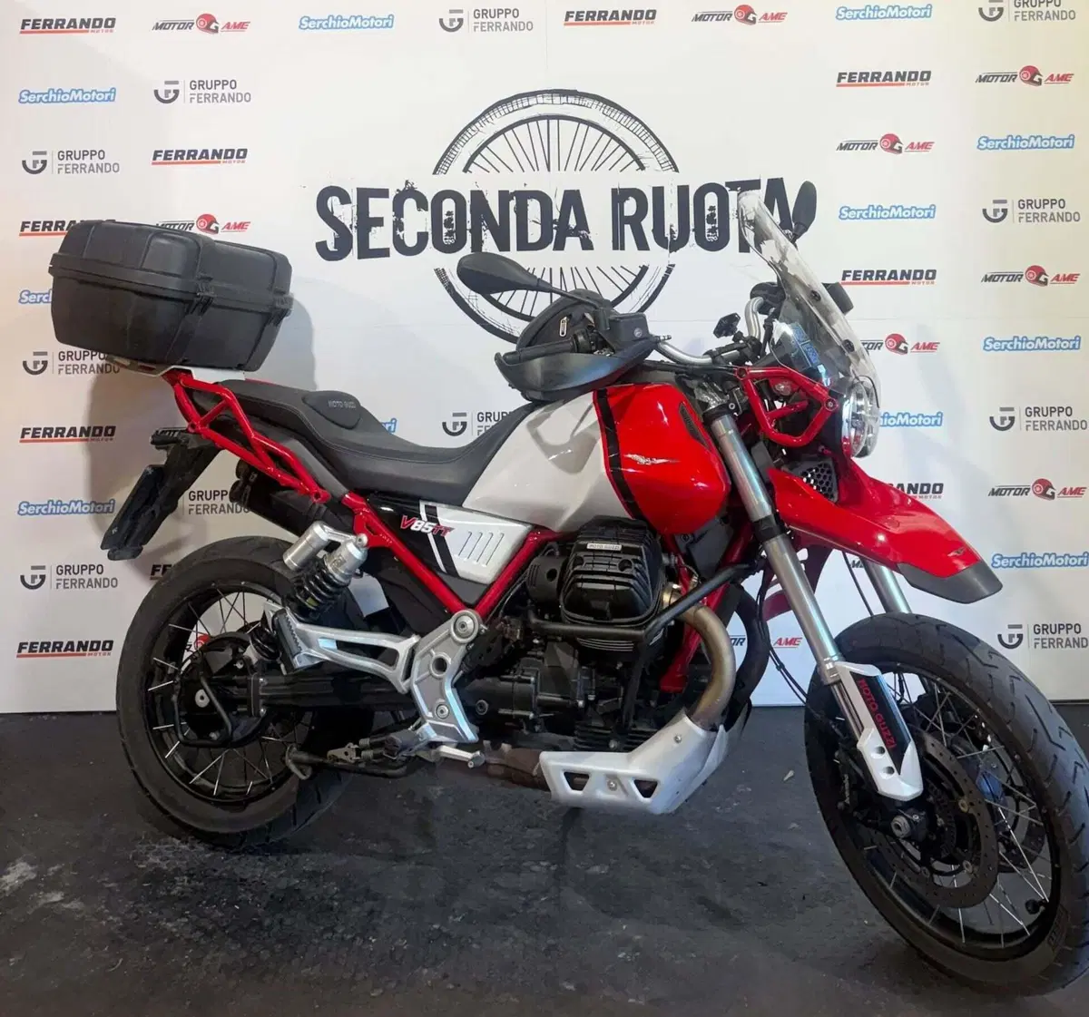 Moto Guzzi V85 TT Evocative Graphics (2021 - 23) (3)