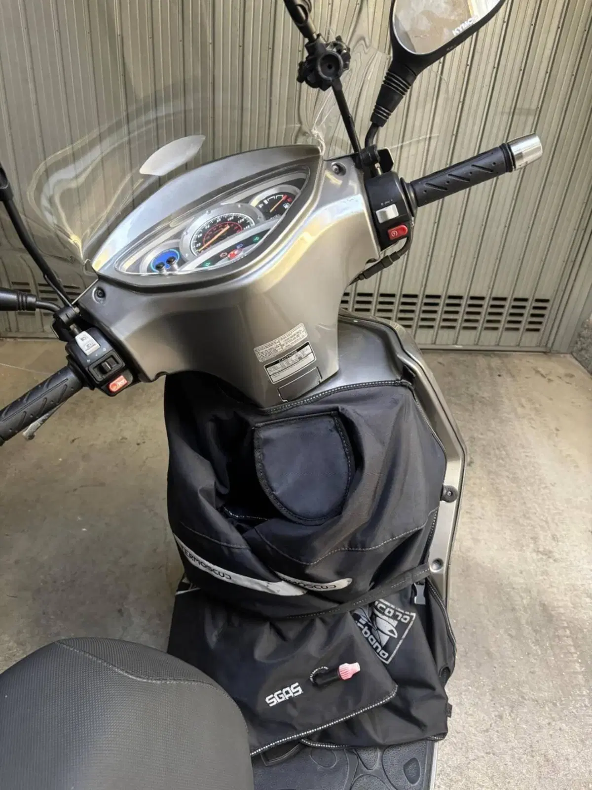 Kymco People 200i GT (2010 - 17) (6)