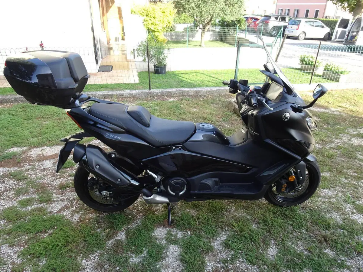 Yamaha T-Max 560 Tech Max (2022 - 24) (5)