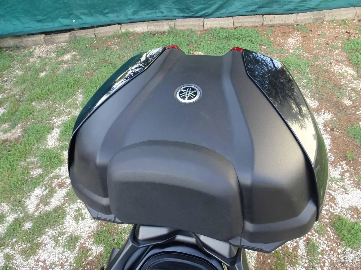Yamaha T-Max 560 Tech Max (2022 - 24) (10)