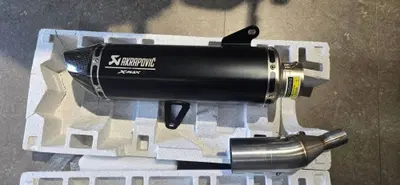 SCARICO NUOVO AKRAPOVIC COMPRESO DI CATALIZZATORE Yamaha