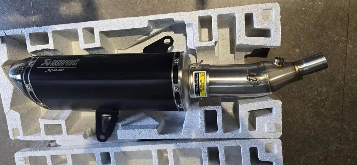 SCARICO NUOVO AKRAPOVIC COMPRESO DI CATALIZZATORE Yamaha (2)