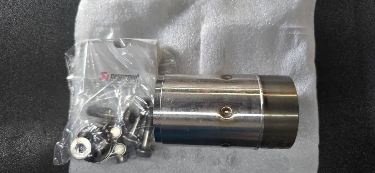 SCARICO NUOVO AKRAPOVIC COMPRESO DI CATALIZZATORE Yamaha (3)
