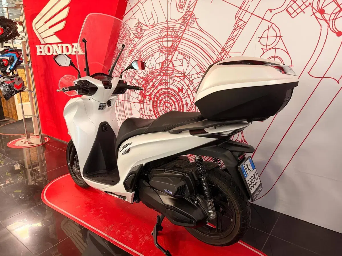 Honda SH 350 (2021 - 24) (6)