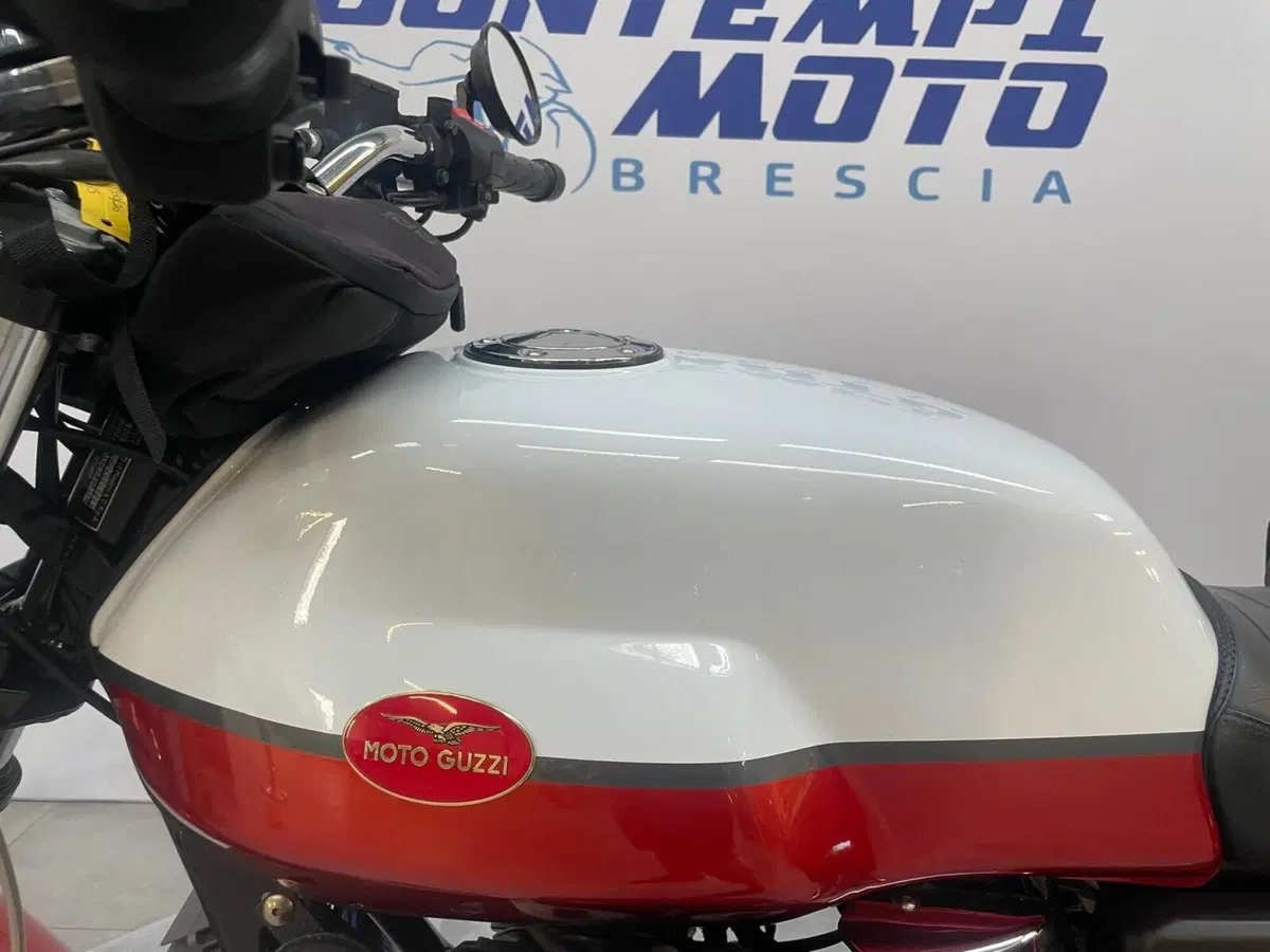 Moto Guzzi V7 Classic (2008 - 12) (7)
