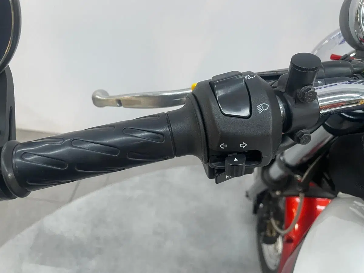 Moto Guzzi V7 Classic (2008 - 12) (11)