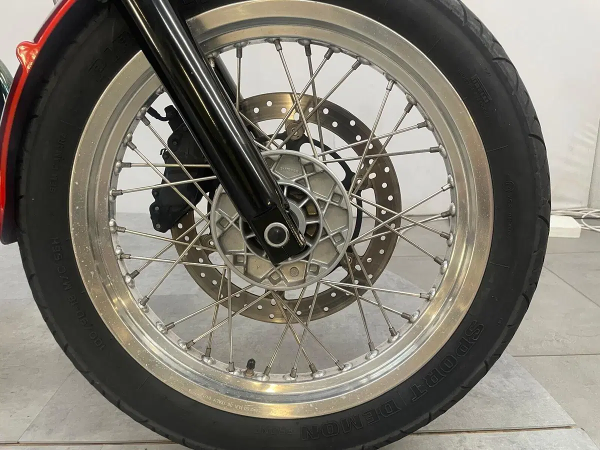 Moto Guzzi V7 Classic (2008 - 12) (13)