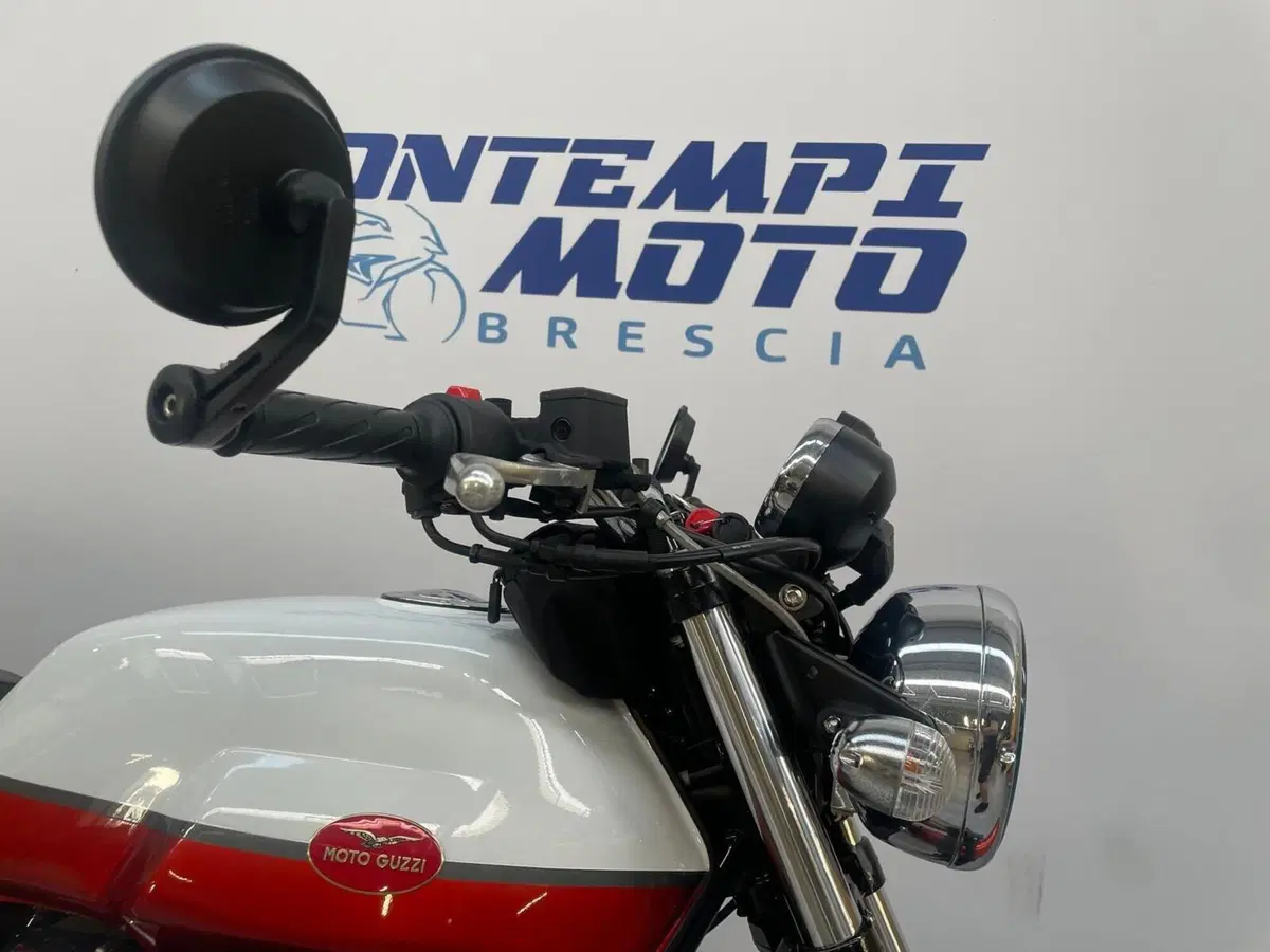 Moto Guzzi V7 Classic (2008 - 12) (19)