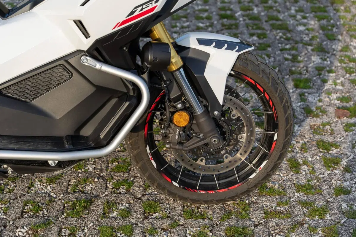 Honda X-ADV 750 Travel (2025 - 26) (6)