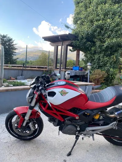Ducati Monster 696 Plus (2007 - 14) usata