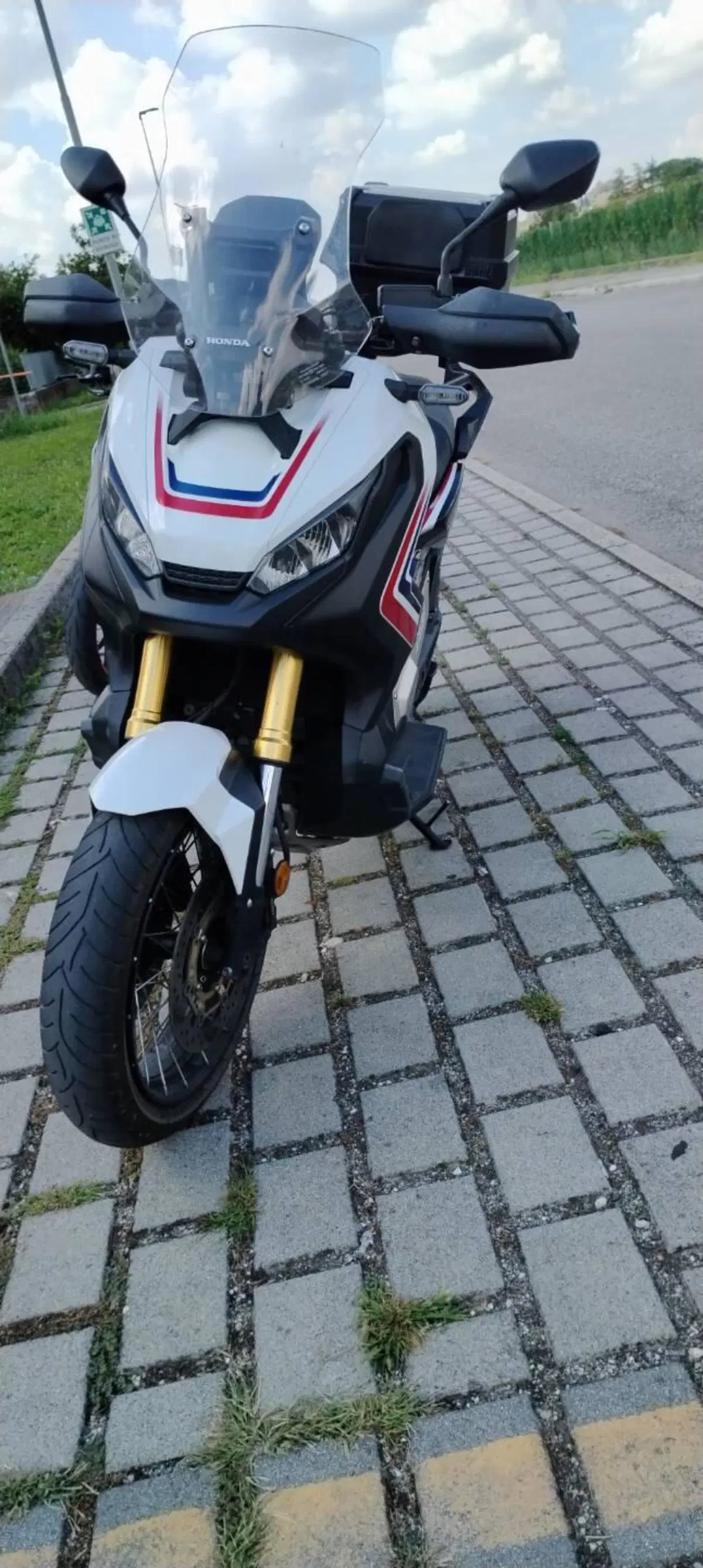 Honda X-ADV 750 (2017) (2)