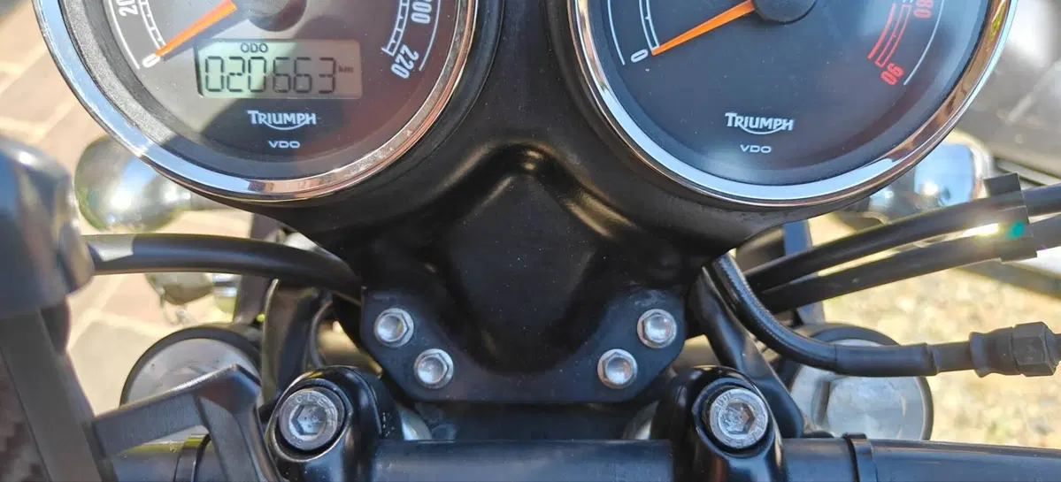 Triumph Bonneville T100 (2008 - 16) (4)