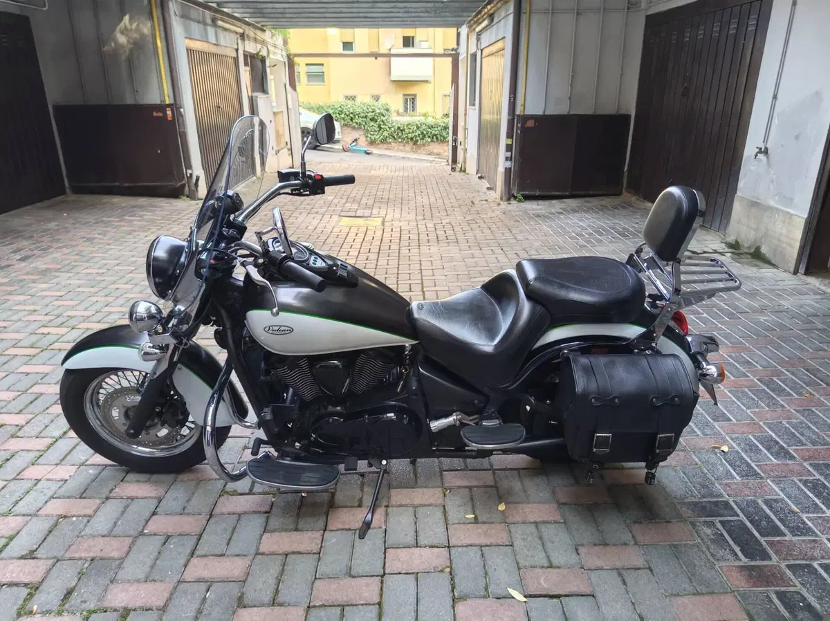 Kawasaki Vulcan VN 900 Classic SE (2011 - 16) (3)