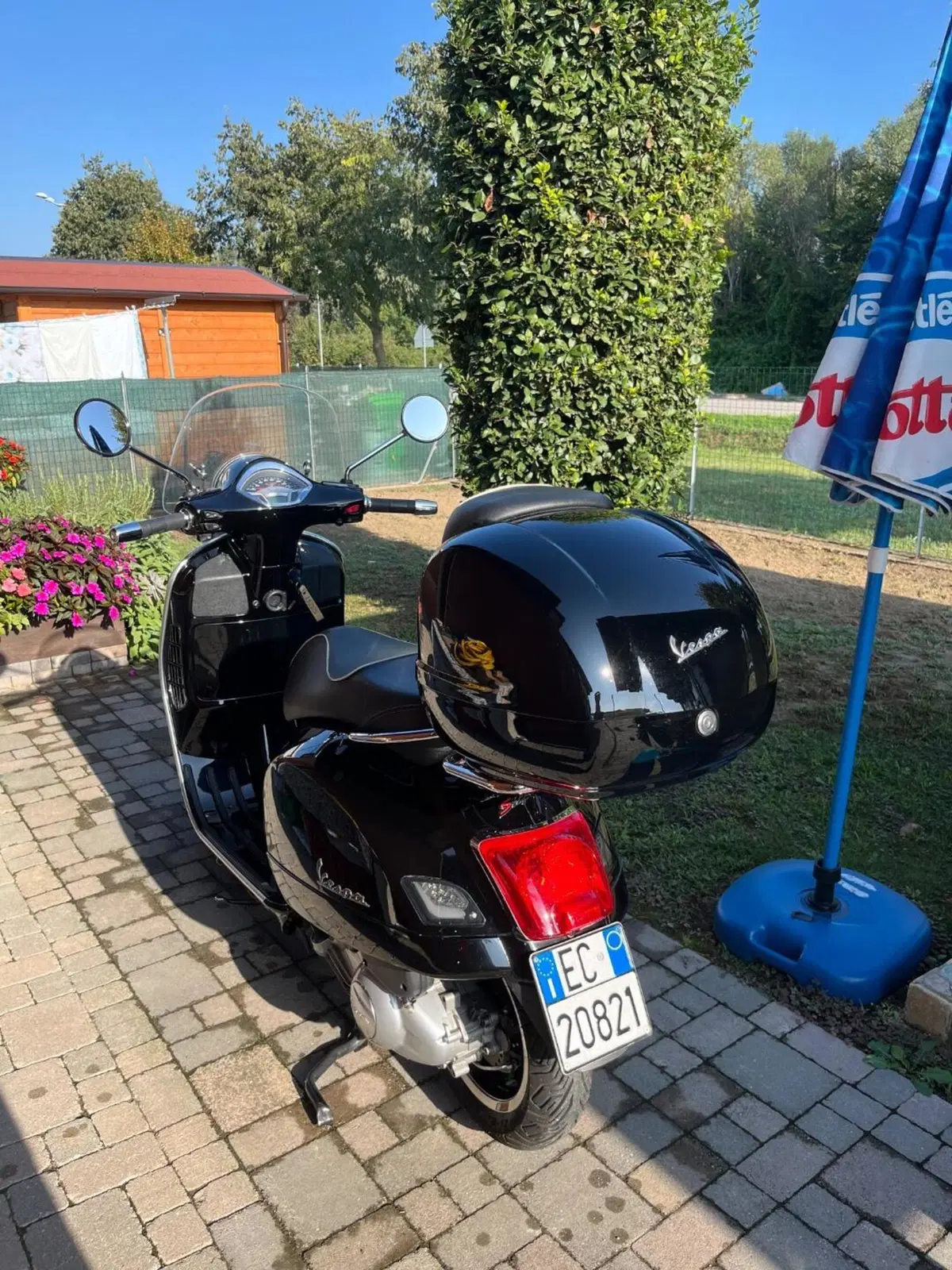 Vespa GTS 300 (2010 - 14) (2)