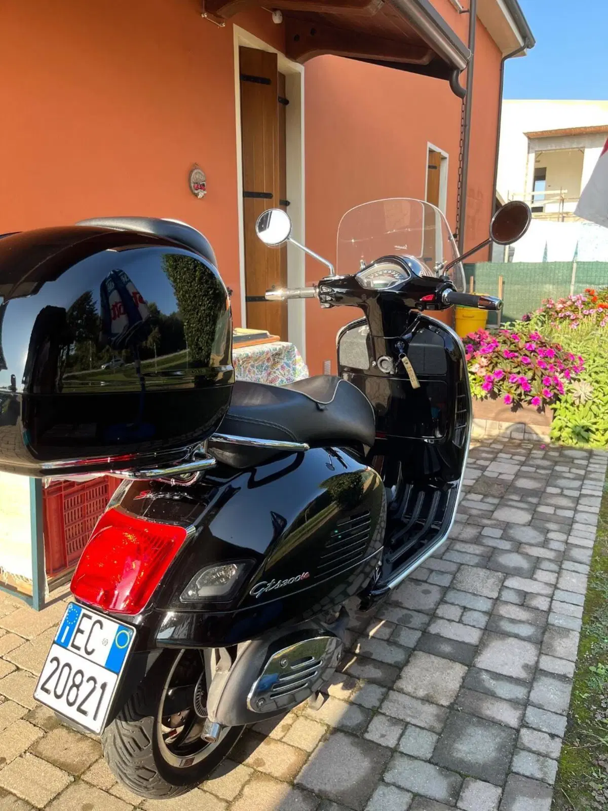 Vespa GTS 300 (2010 - 14) (6)