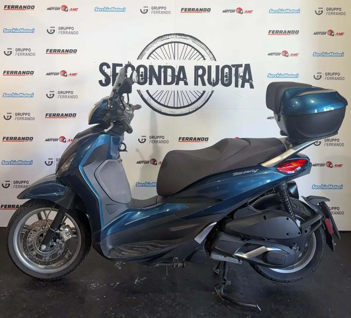 Piaggio Beverly 300 ABS-ASR (2021 - 25) (2)