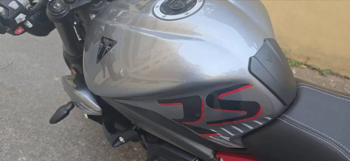 Triumph Street Triple RS (2020 - 22) (9)