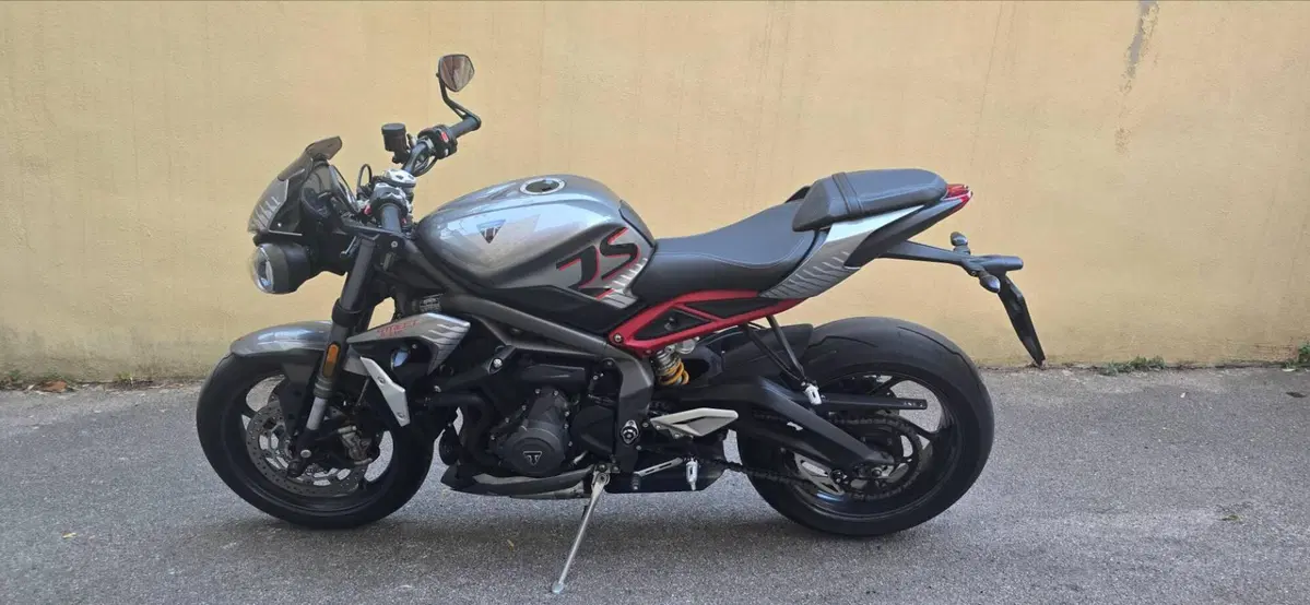 Triumph Street Triple RS (2020 - 22) (16)