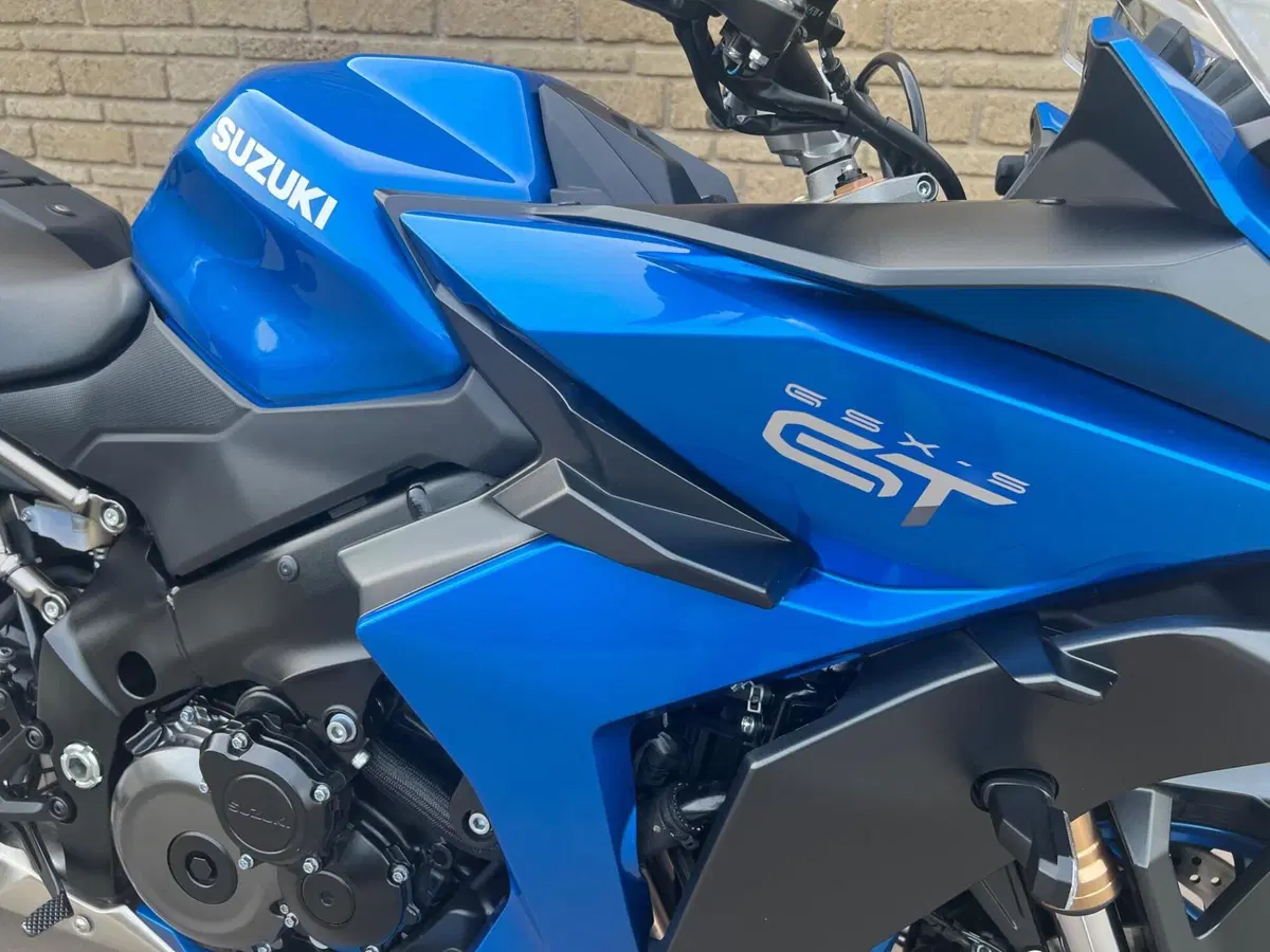 Suzuki GSX-S1000GT (2022 - 24) (9)