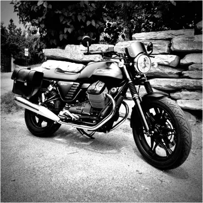 Moto Guzzi V7 II Stone (2015 - 17) usata